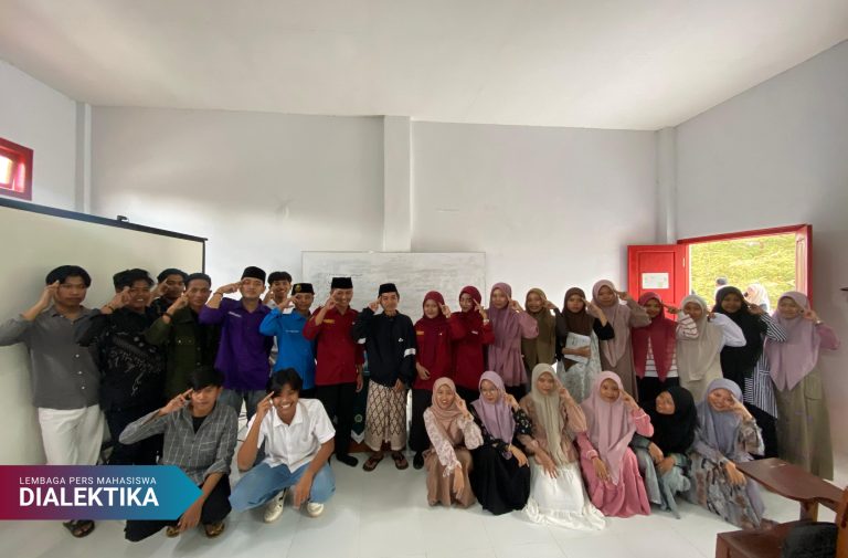 UKM PI Gelar Kuliah Sastra: Cetak Penulis Muda Lewat Buku Karya Bersama